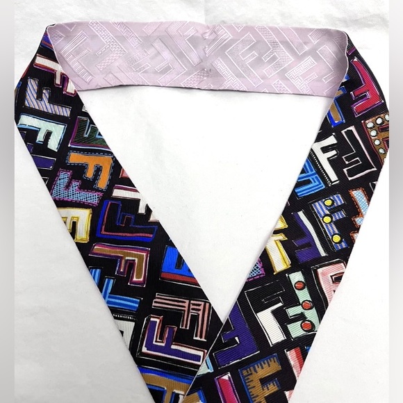 Fendi Fun Wrappy Silk 120 cm Bandeau Neck Scarf - Picture 3 of 4